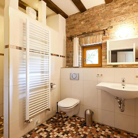 Lilie Mit Balkon In Einer Geschmackvoll Sanierten Backsteinmuehle Apartament