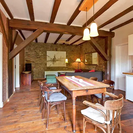 Lilie Mit Balkon In Einer Geschmackvoll Sanierten Backsteinmühle *