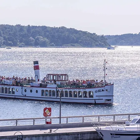 Lilie Mit Balkon In Einer Geschmackvoll Sanierten Backsteinmuehle