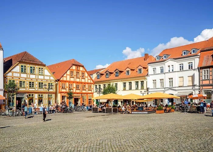 Lilie Mit Balkon In Einer Geschmackvoll Sanierten Backsteinmuehle